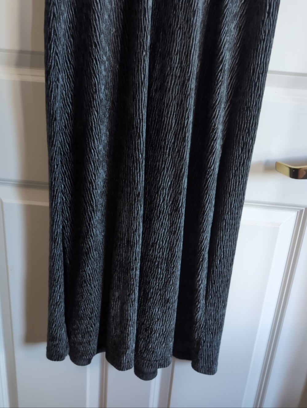 Dark green Disturbia "Thekla" plisse velvet column maxi dress - Picture 6 of 9